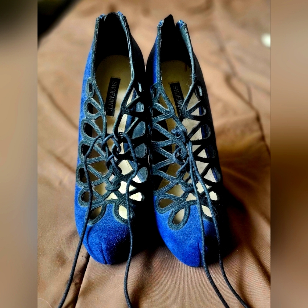 Shoemint Stilletos with lace up straps, size 6.5M